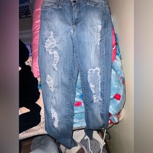 Ripped skinny jeans!!! 🤠